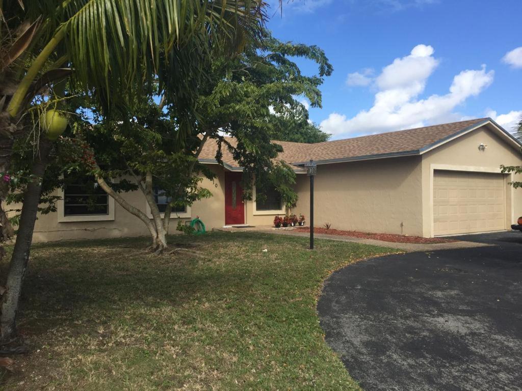 82-10Sw 135Av Villa Miami Exteriör bild